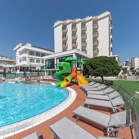 Hotel 2000 Риччоне Екстер'єр фото