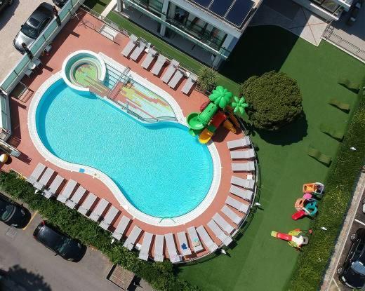 Hotel 2000 Риччоне Екстер'єр фото