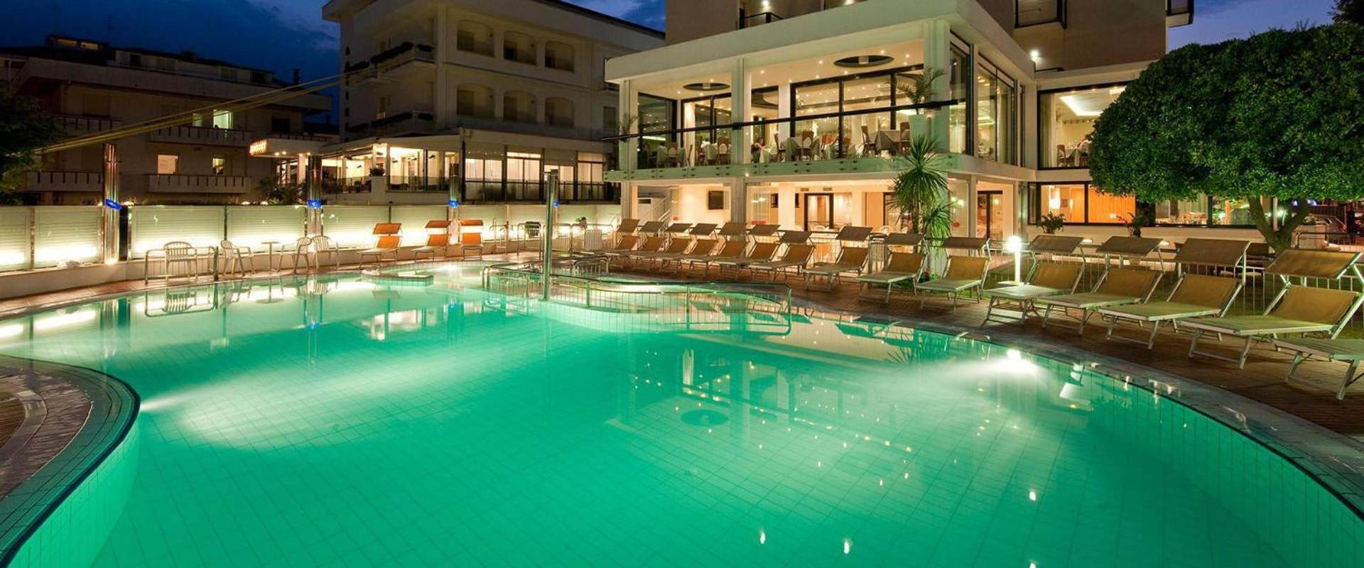 Hotel 2000 Риччоне Екстер'єр фото