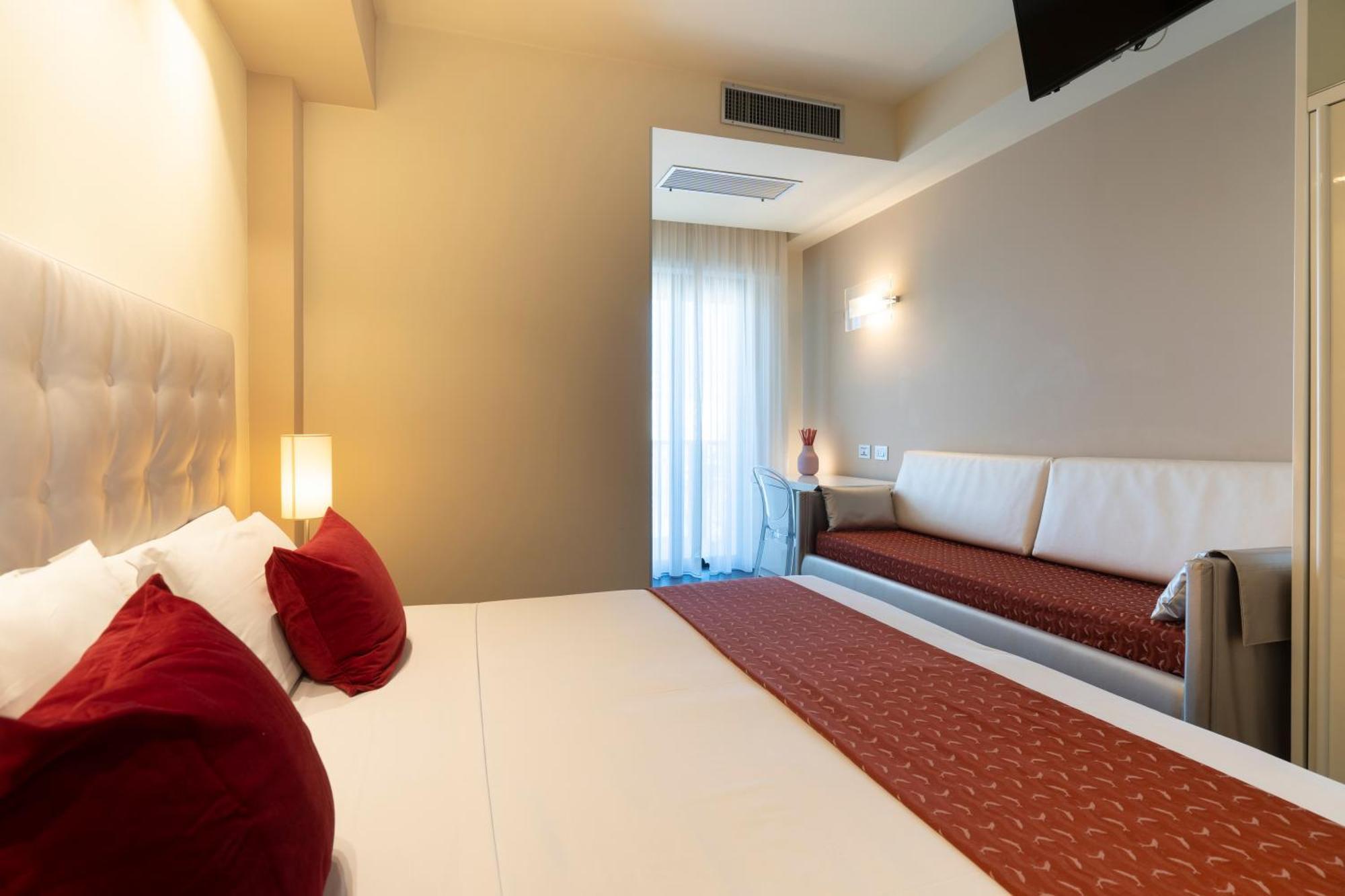 Hotel 2000 Риччоне Екстер'єр фото