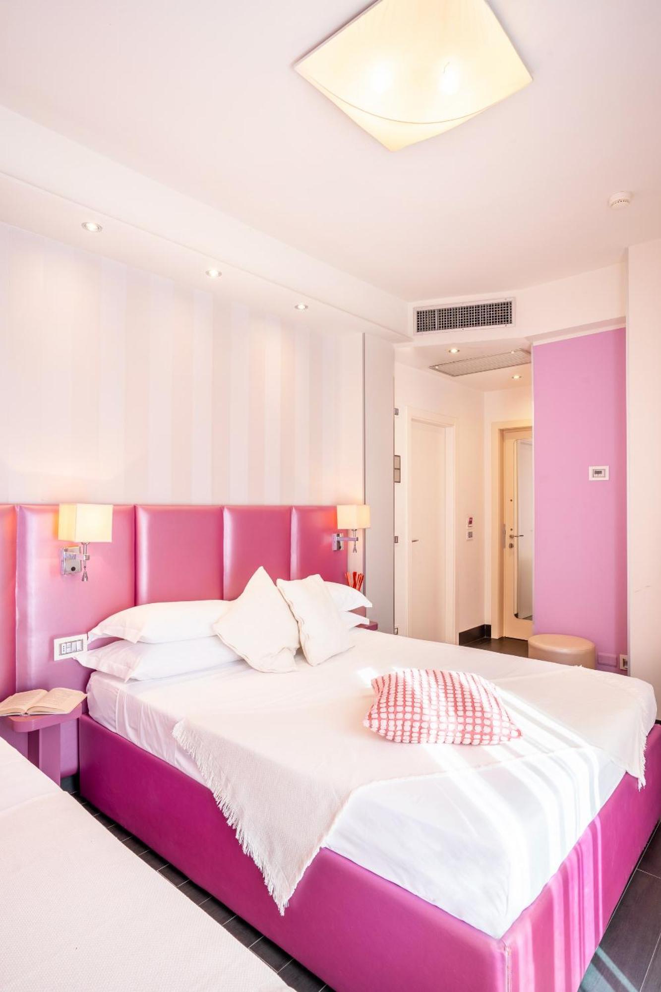 Hotel 2000 Риччоне Екстер'єр фото