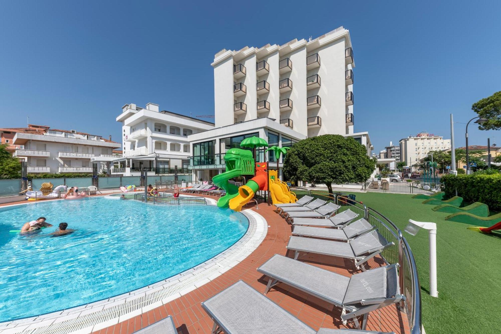 Hotel 2000 Риччоне Екстер'єр фото